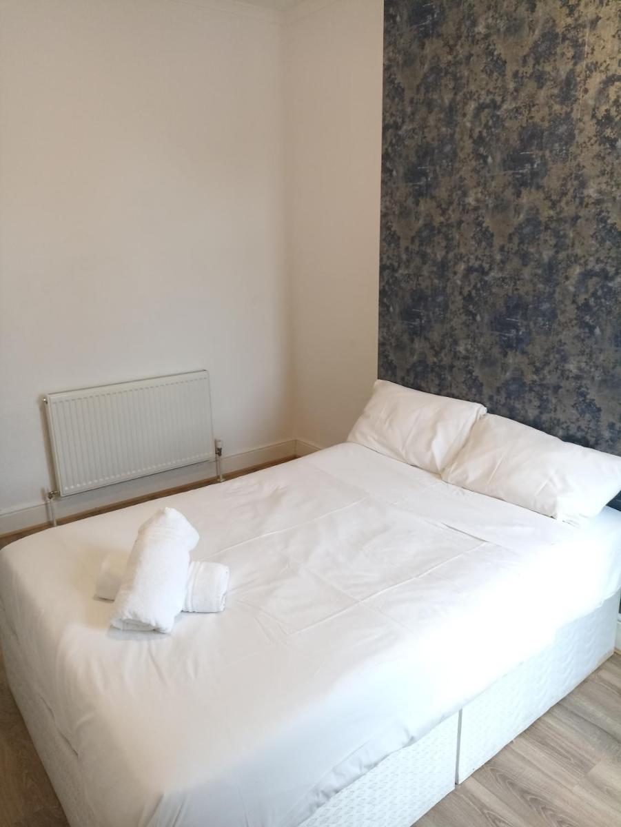 6Guests-Entire House Family Budget- LEICESTER near Narborough Road - Housity