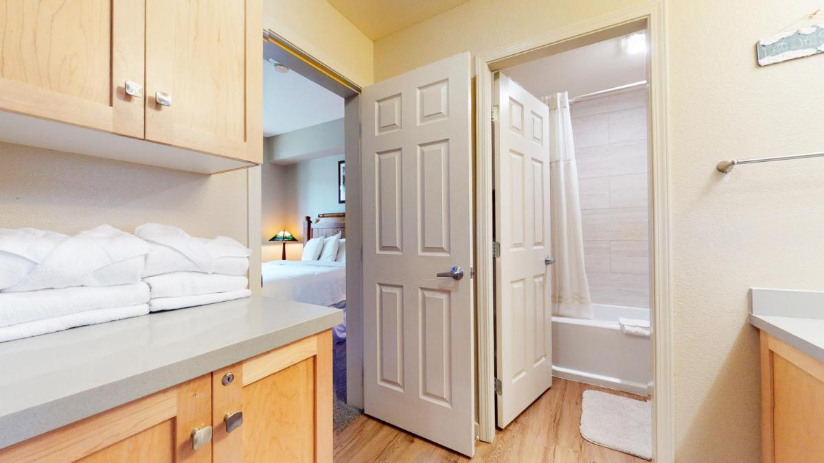 Mammoth Green #214 condo - Housity