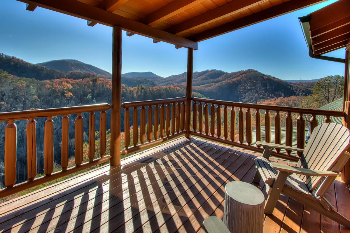 Majestic Luxury 3bed/3.5 Bath with Spectacular Views in Wears Valley! - Housity