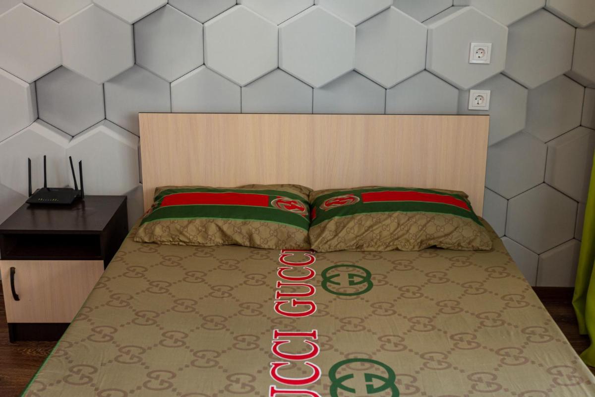 Apartment on Bratyev Kashirinykh - Housity