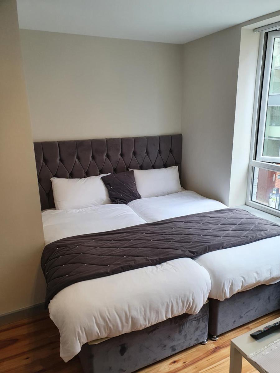 City Centre detached 10 person accommodation - Housity