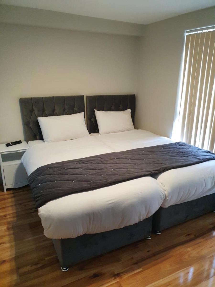 City Centre detached 10 person accommodation - Housity