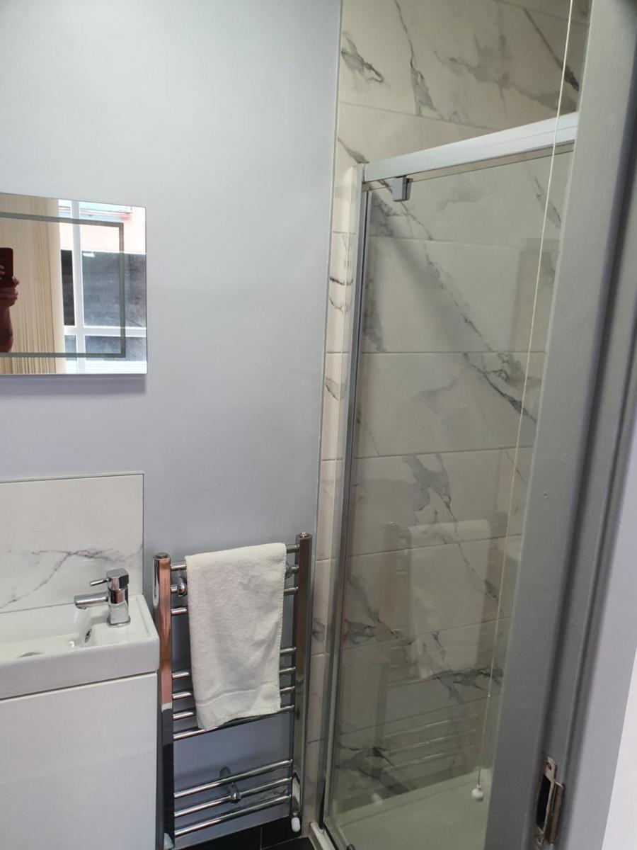City Centre detached 10 person accommodation - Housity