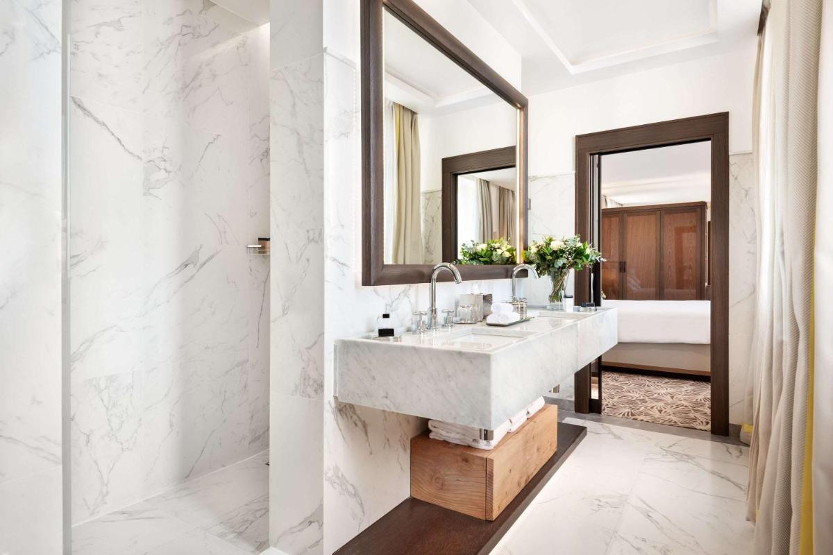 Salle de bains dans l'établissement Hyatt Paris Madeleine