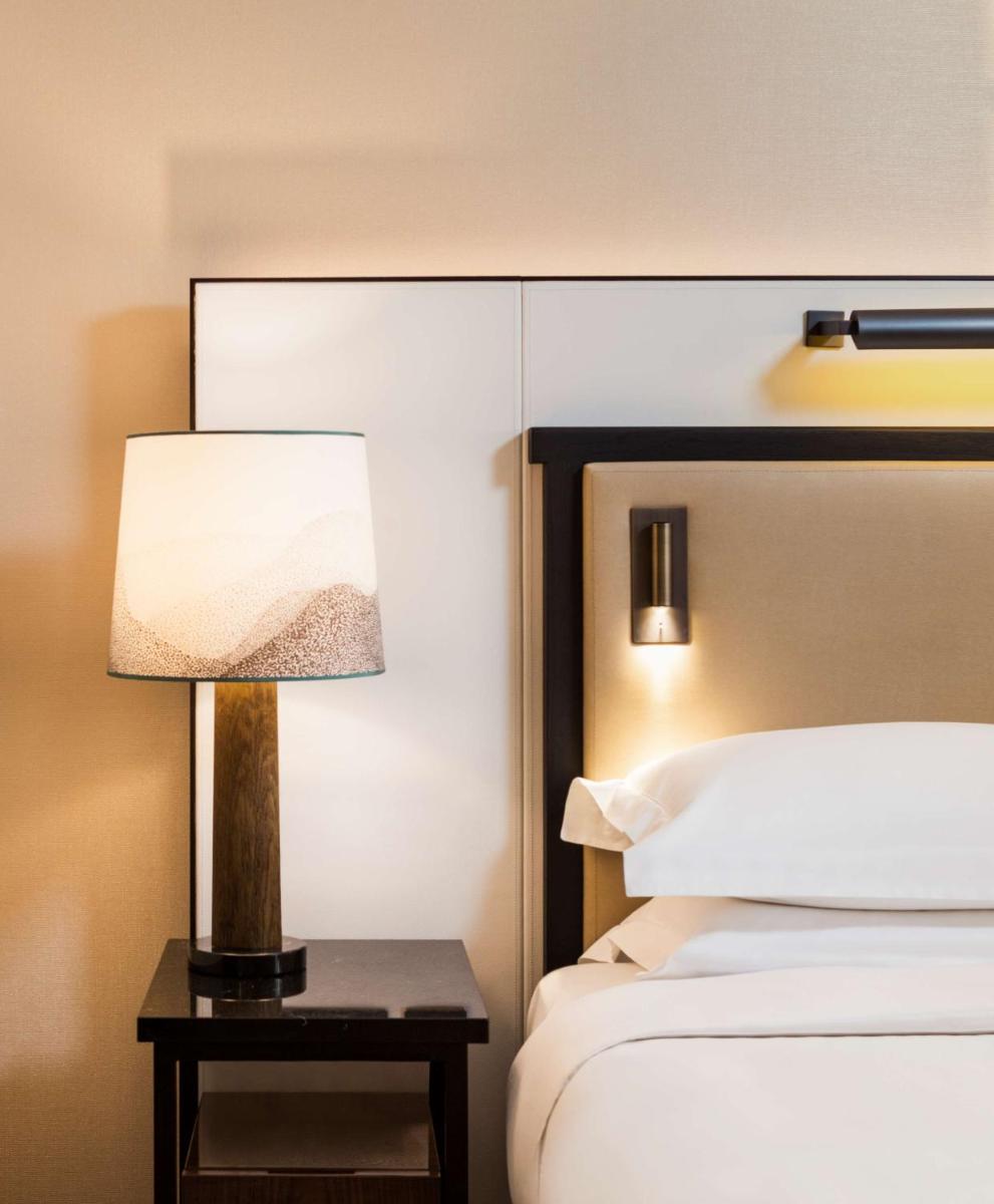 Un ou plusieurs lits dans un hébergement de l'établissement Hyatt Paris Madeleine