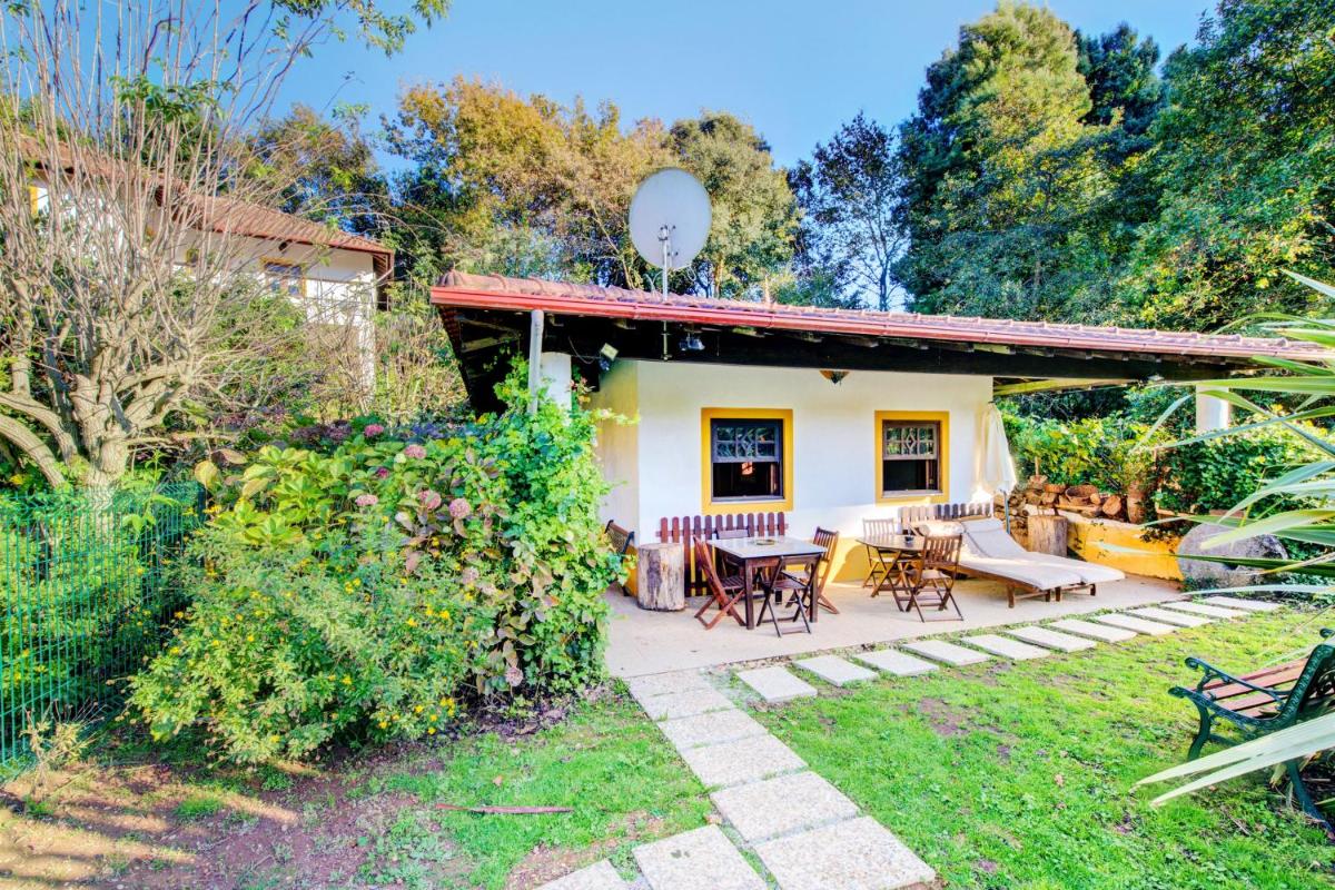 One bedroom house with furnished garden and wifi at Espinho 4 km away from the beach - Housity