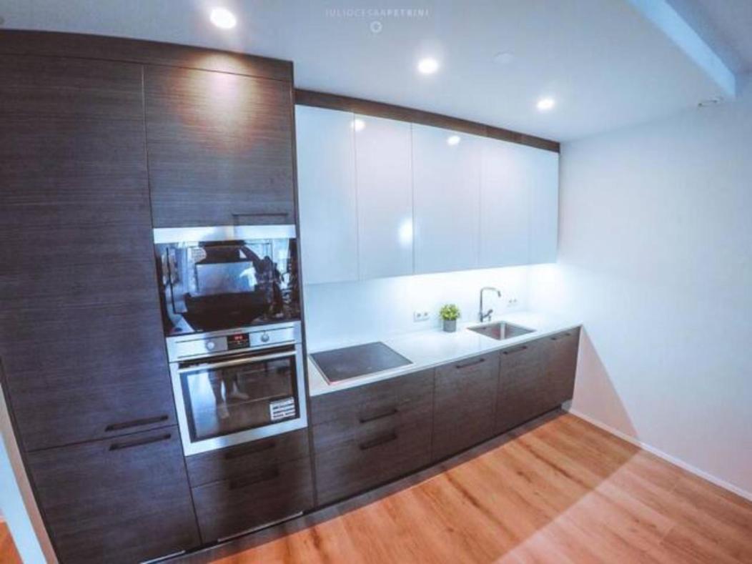 Suitetrails - Luxury New Apt in Downtown (83 sqm)