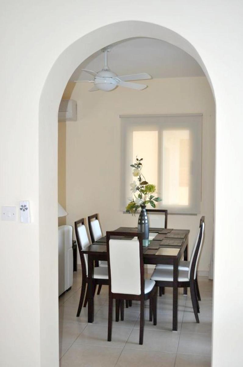 Charming Villa with Panoramic Sea View in Kissonerga - Housity