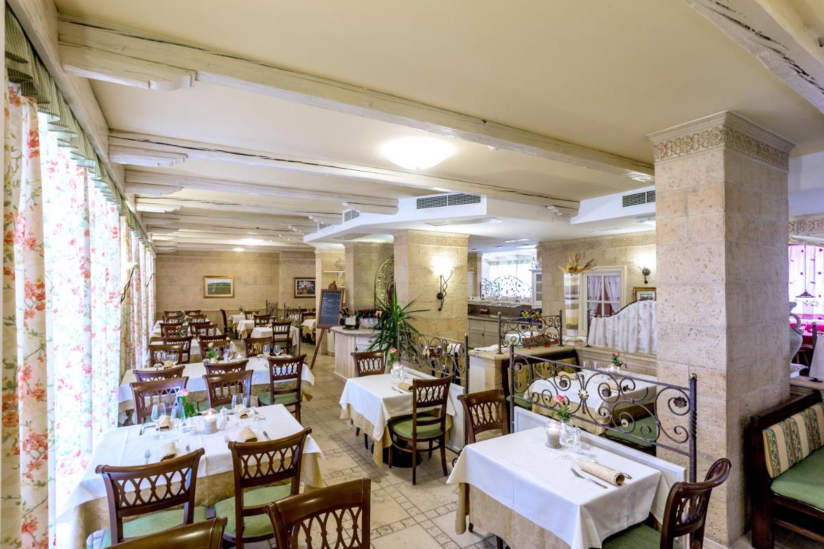 Sartori's Hotel - Housity