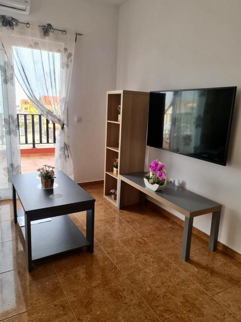 Franmay Apartments - 7 modern apartments near the beach & city, perfect for nomads, travellers, families, watersports! - Housity