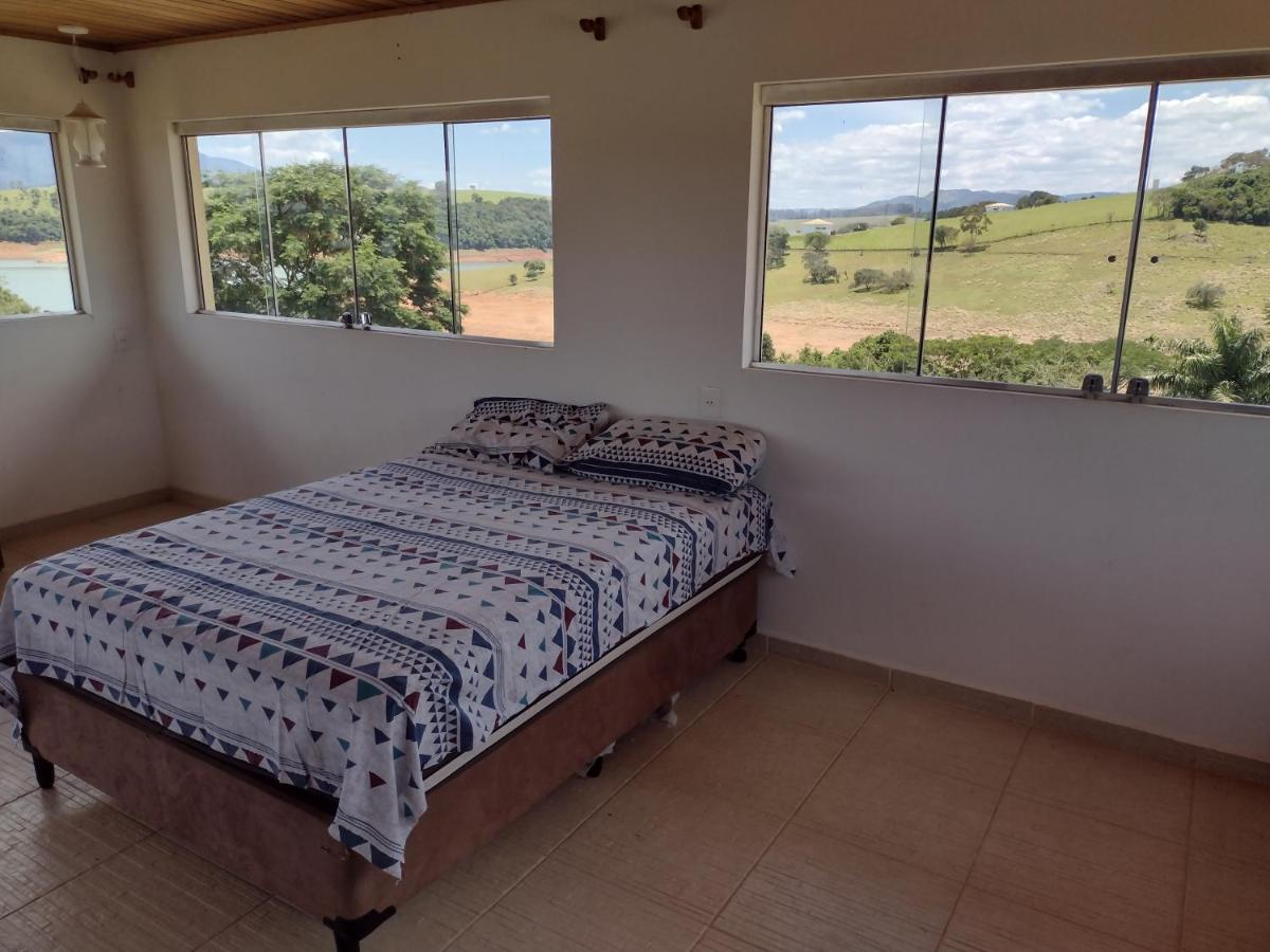 Chácara na represa em Piracaia - Housity