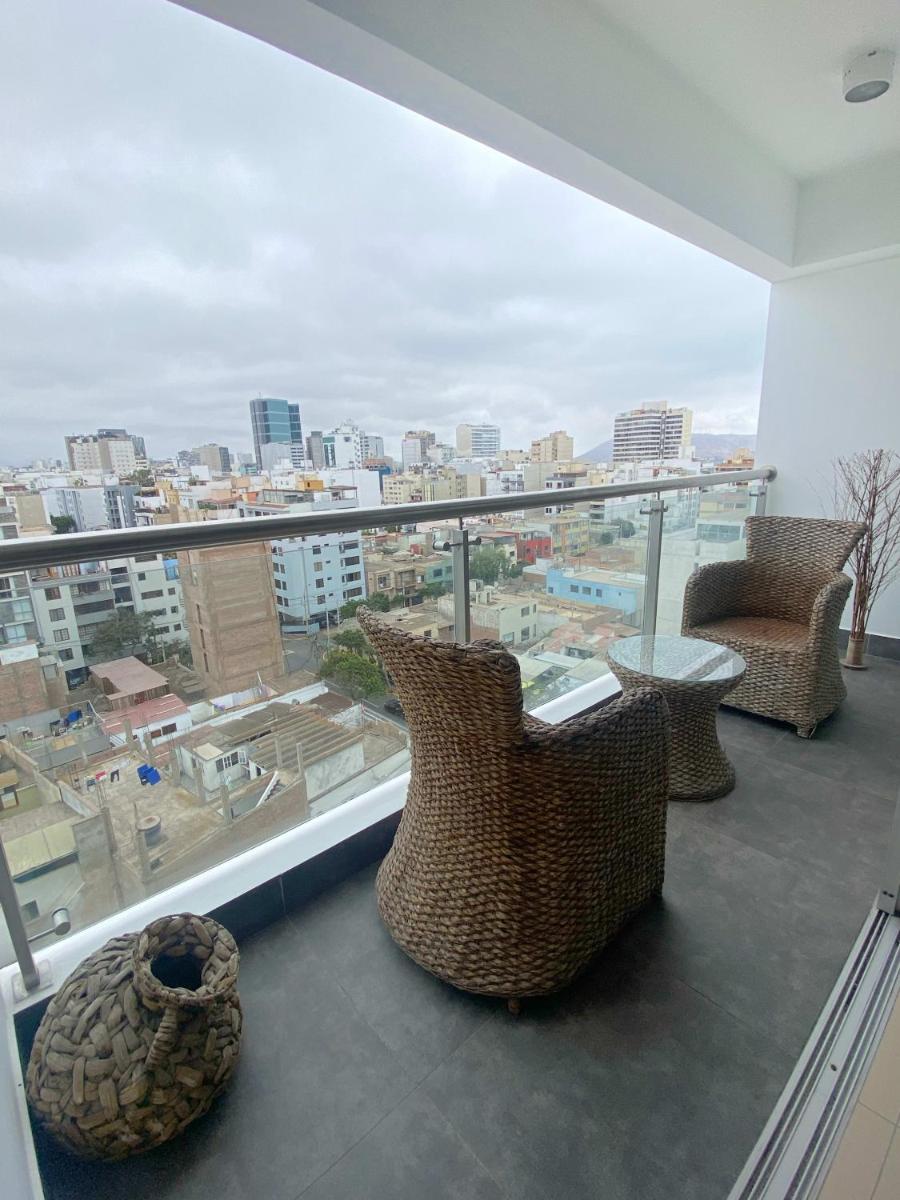 Beautiful 1BR with Balcony in Miraflores - Housity
