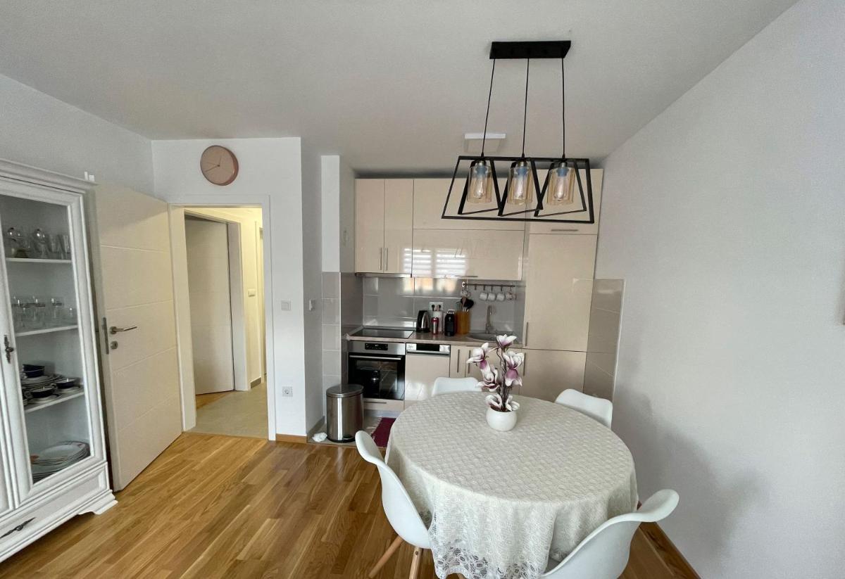 Orhidea Doboj - Housity