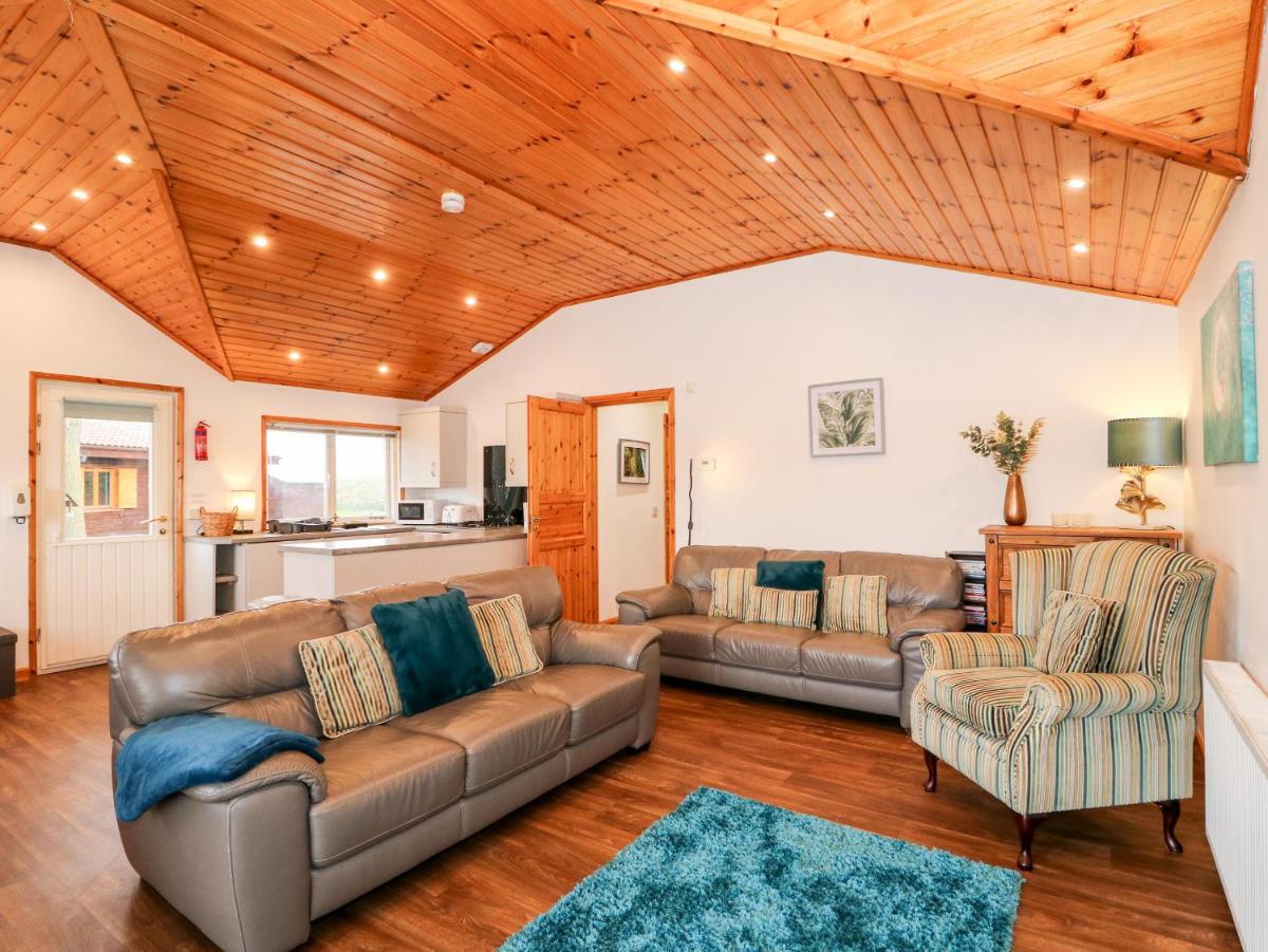 Teal Lodge - Housity