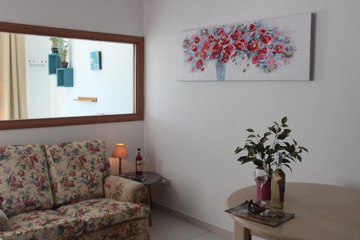 Seaview marina apartment in Ta'Xbiex - Housity