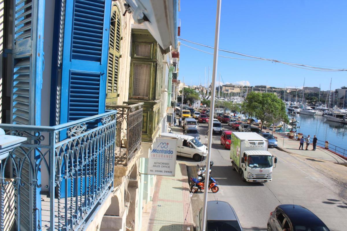 Seaview marina apartment in Ta'Xbiex - Housity