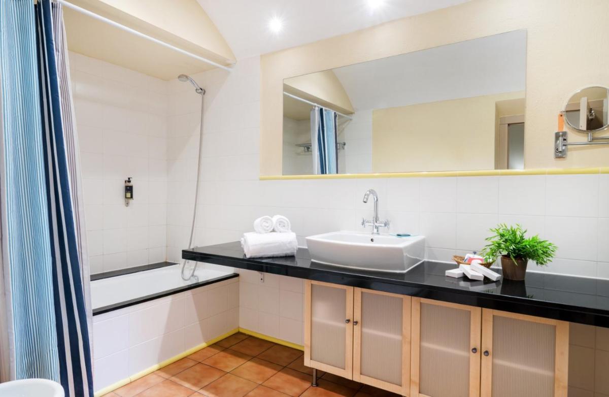 Una cocina o zona de cocina en Mas Ses Vinyes - Adults Only