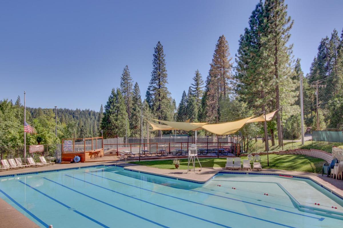 Redwood Escape - Housity