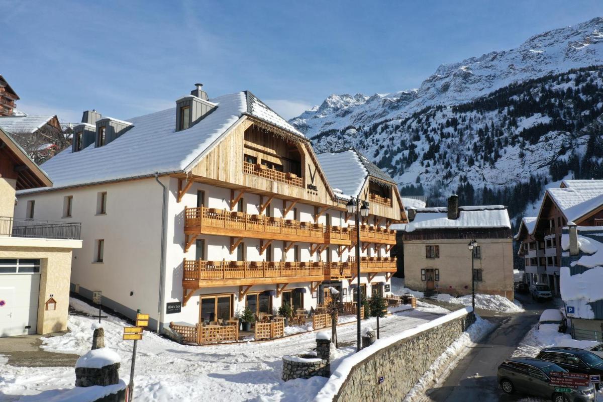 Vue générale sur la montagne ou vue sur la montagne depuis l'hôtel