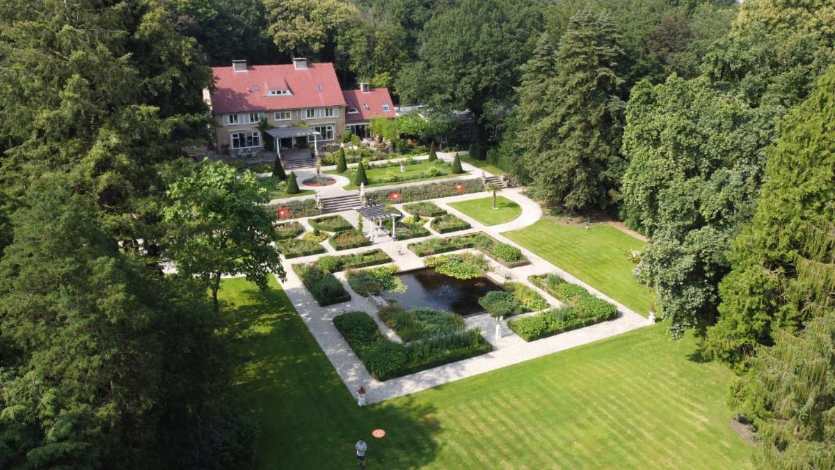 Amsterdamgarden - stunning garden villa with pool close to Amsterdam - Housity