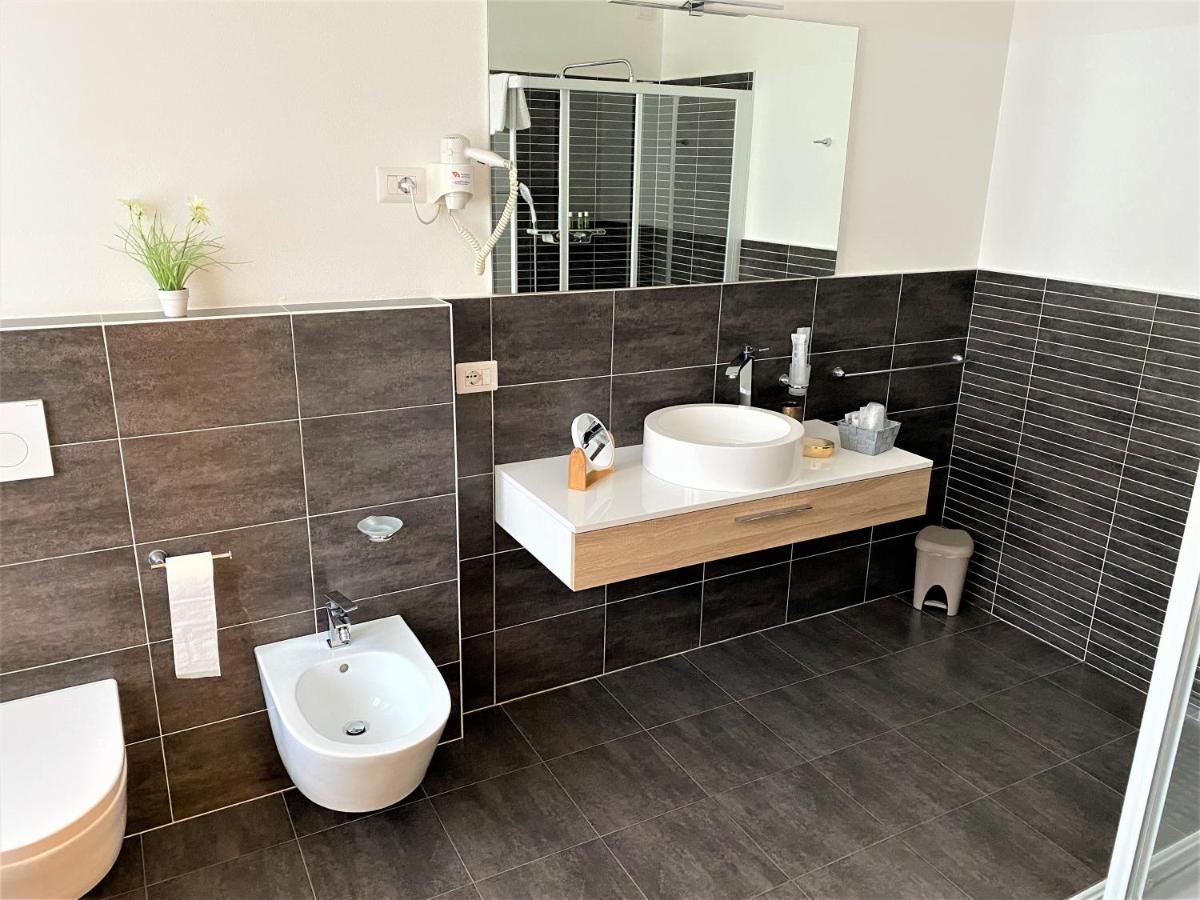 Hotel Trieste - Housity
