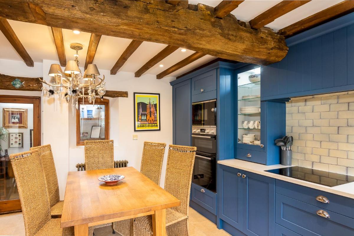 Granary Cottage - Luxury Barn Conversion - Housity