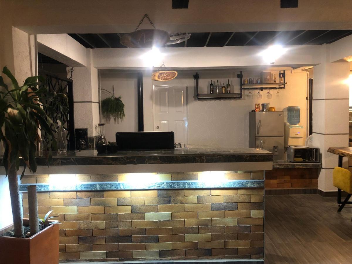 Hostal Bon Hábitat - Housity