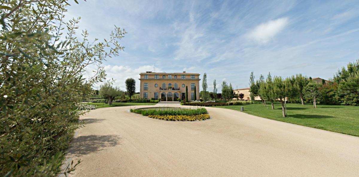 Jardín al aire libre en Casa Anamaria Hotel