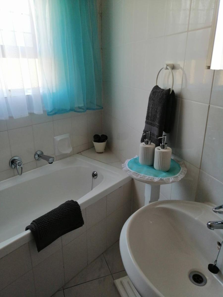 Villa Monique Self Catering Apartment - Hizvo