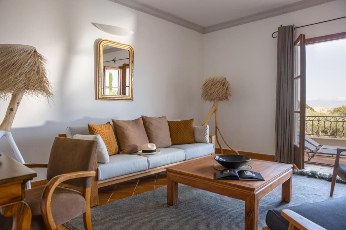 Coin salon dans l'établissement La Villa Calvi