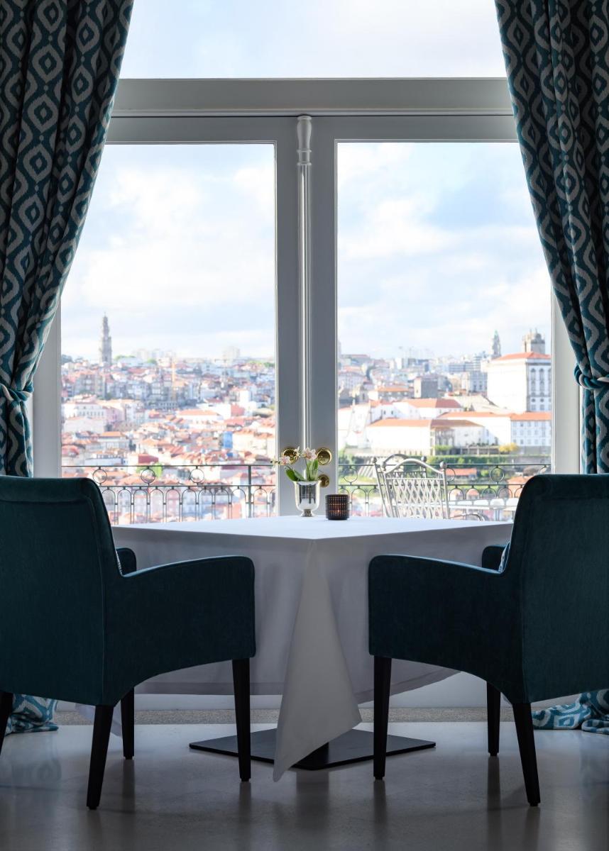 Uma vista geral de Vila Nova de Gaia ou a vista da cidade a partir do hotel
