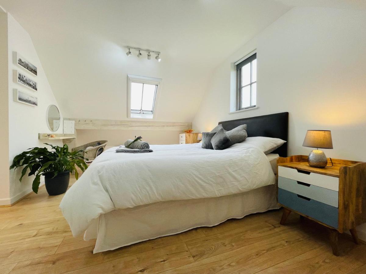 Silverwood Coach House, with pre booked use of Indoor Swimming Pool - Housity