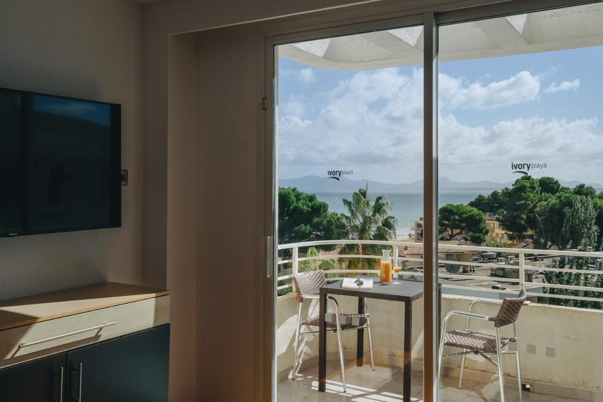 Un balcón o terraza de Hotel Ivory Playa Sports & Spa