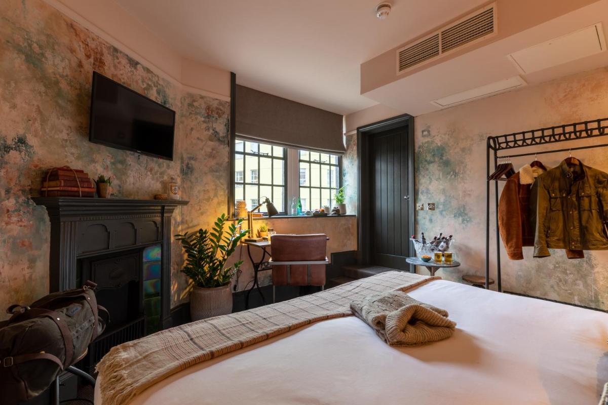 The Wolfpack Inn - Housity