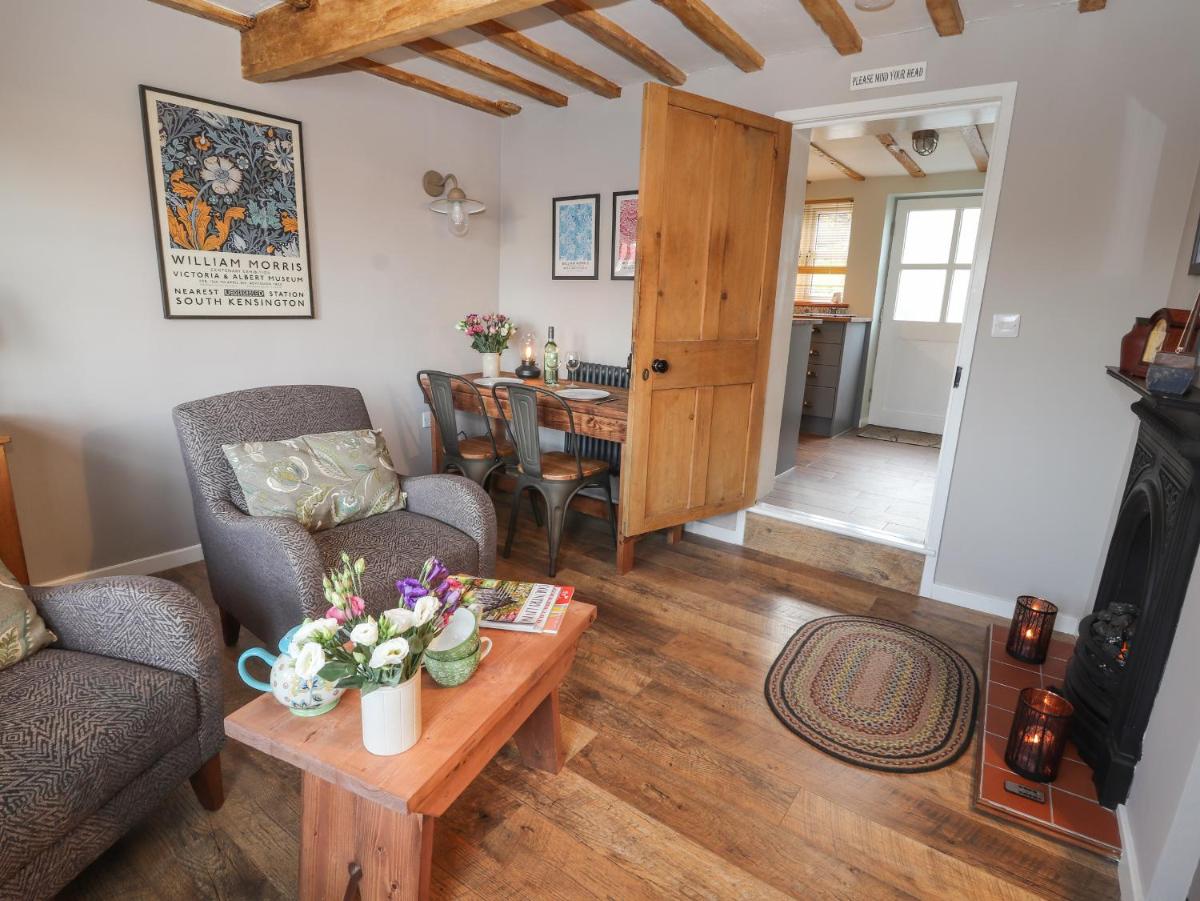 Sandstone Cottage - Housity