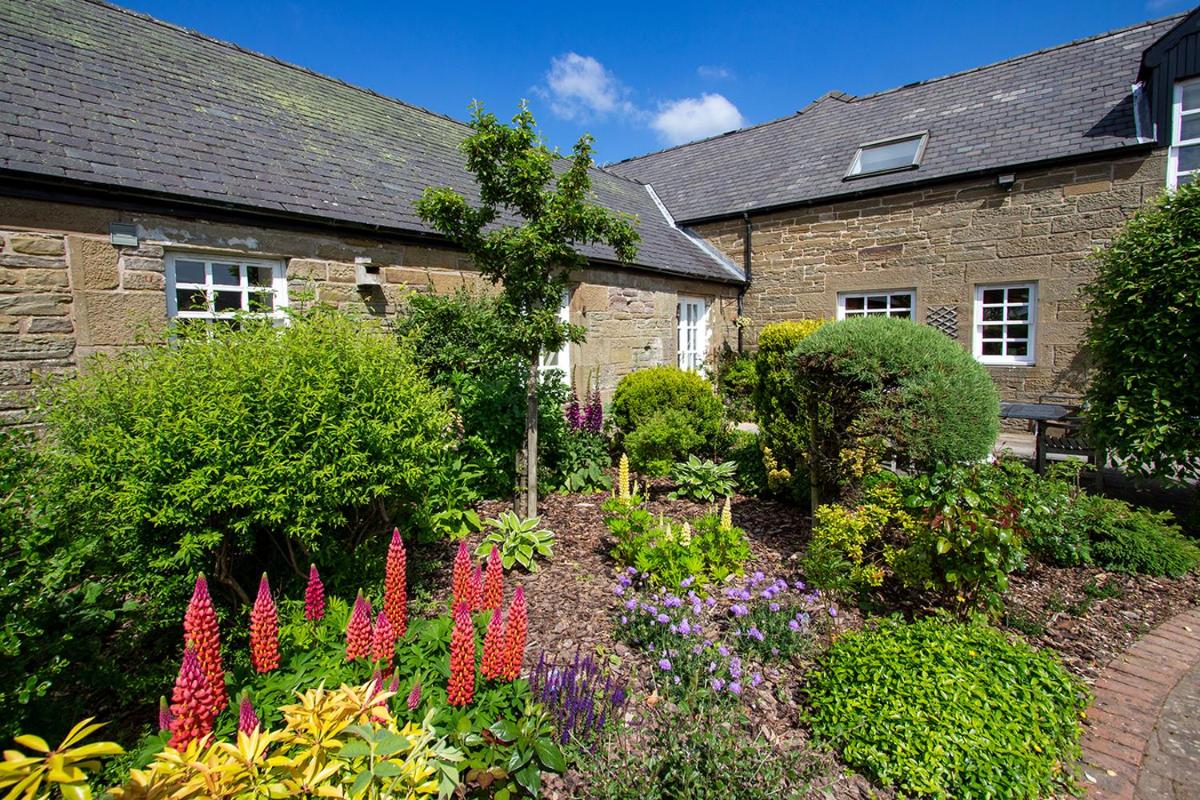 Home Farm B&B - Sunflower Room - Housity