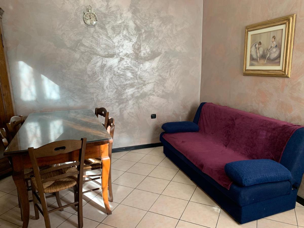 Quiet Holiday - Housity