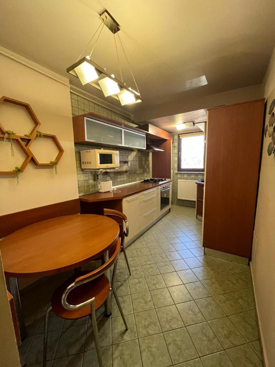 Apartament Theta- langa centru, cada hidromasaj - Housity