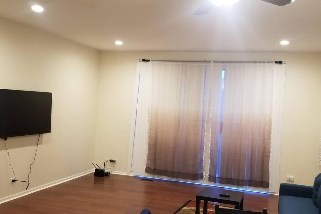 Family Home - 2 bedroom, kitchen, 1.5 bath - Housity