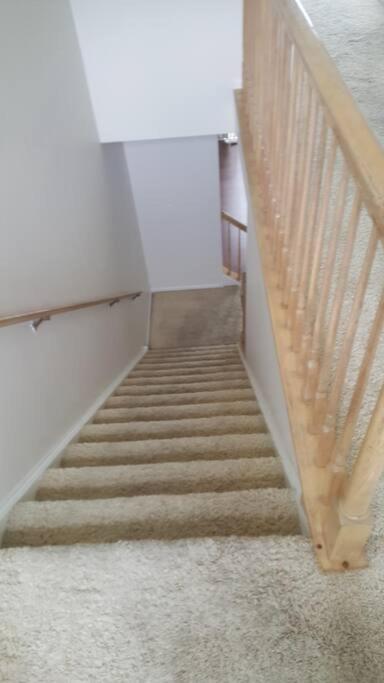 Family Home - 2 bedroom, kitchen, 1.5 bath - Housity