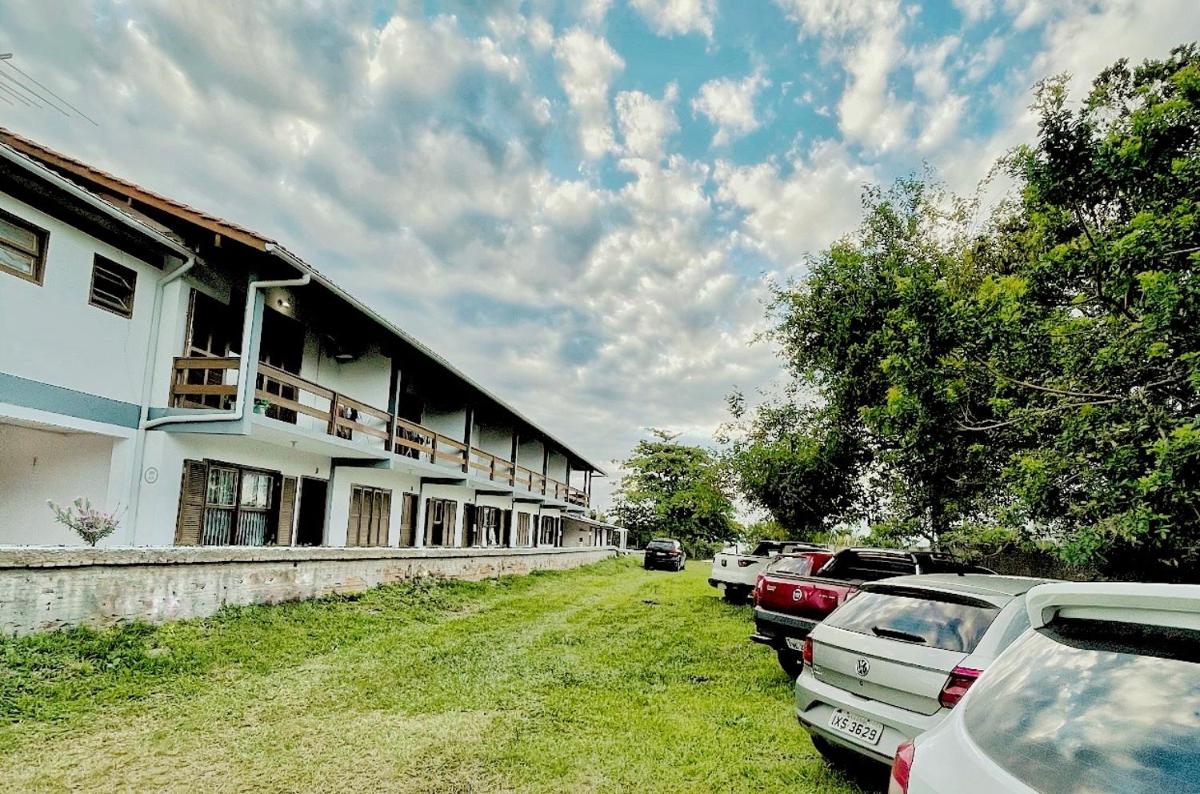 Apto Duplex Frente pro Mar, Cachoeira do Bom Jesus - Housity
