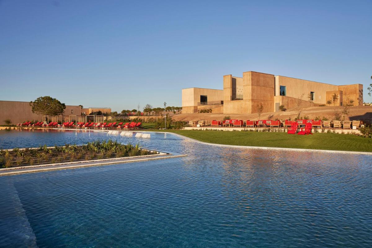 A piscina em ou perto de Praia do Canal Nature Retreat - Small Luxury Hotels of the World