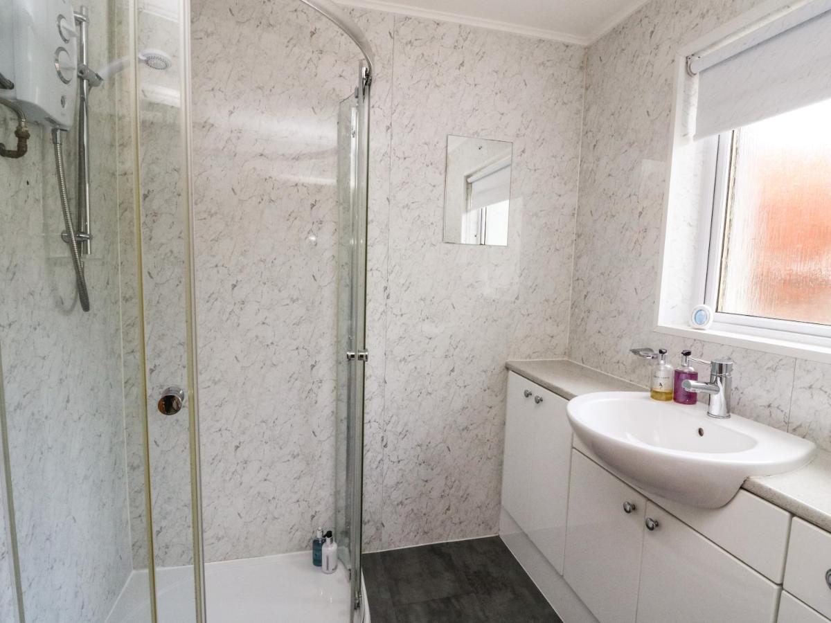 West Cottage - Housity