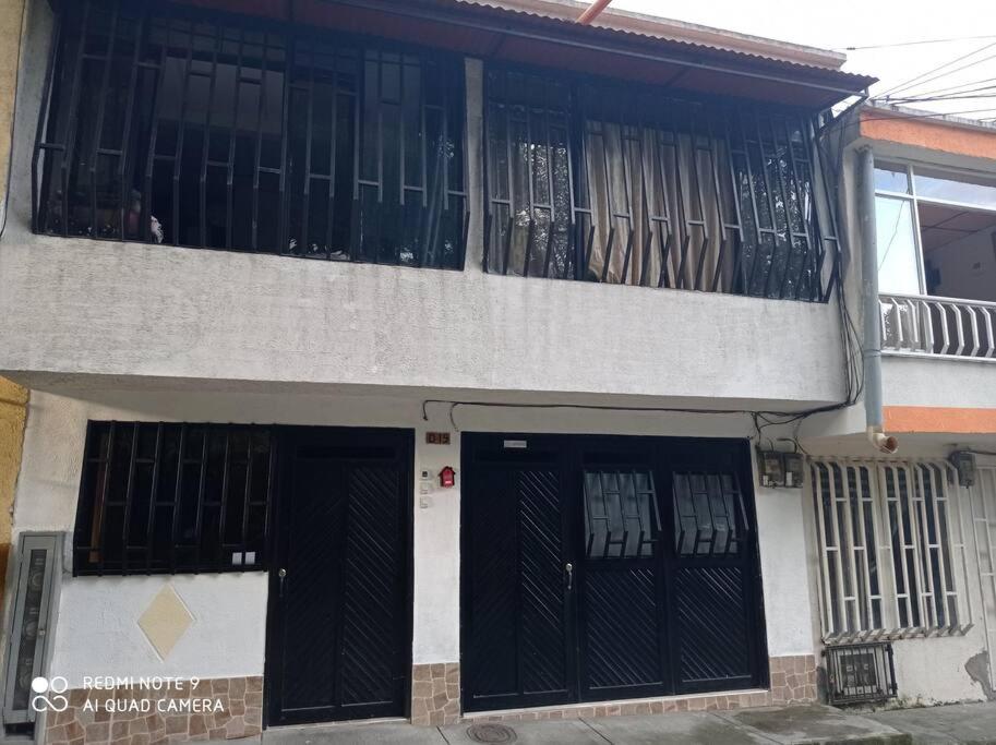 Hermoso apartaestudio cerca a avenida - Housity
