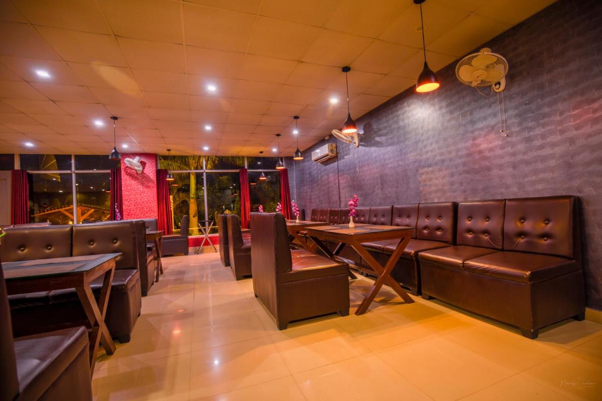 Hotel Sukhdeo Palace - Housity