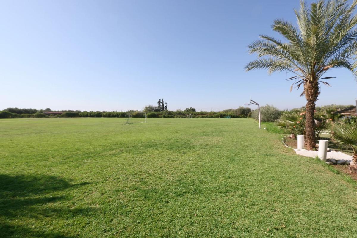 8 bedroom house with swimming pool, Marrakech - by feelluxuryholidays - Housity