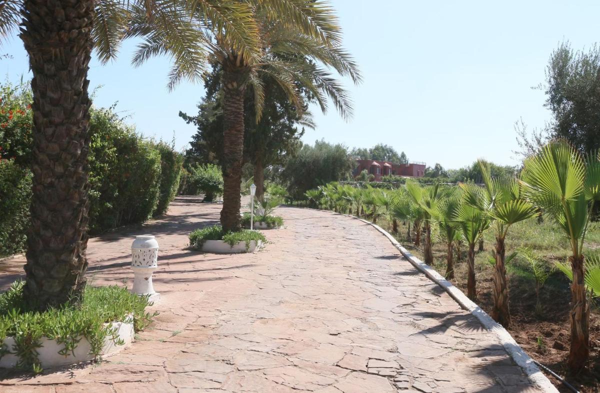 8 bedroom house with swimming pool, Marrakech - by feelluxuryholidays - Housity