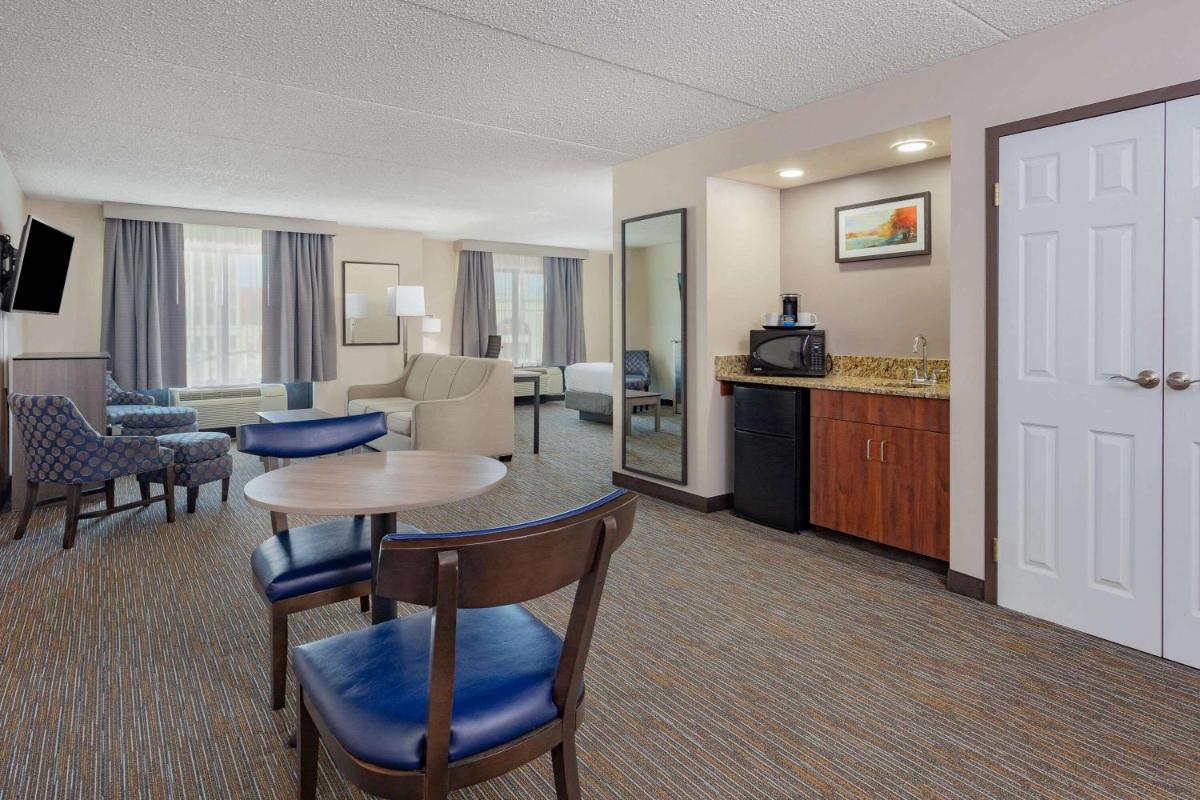 Wingate by Wyndham Lima - Housity
