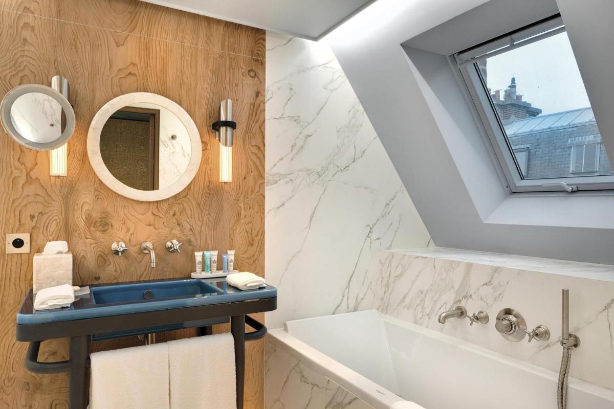 Salle de bains dans l'établissement La Demeure Montaigne