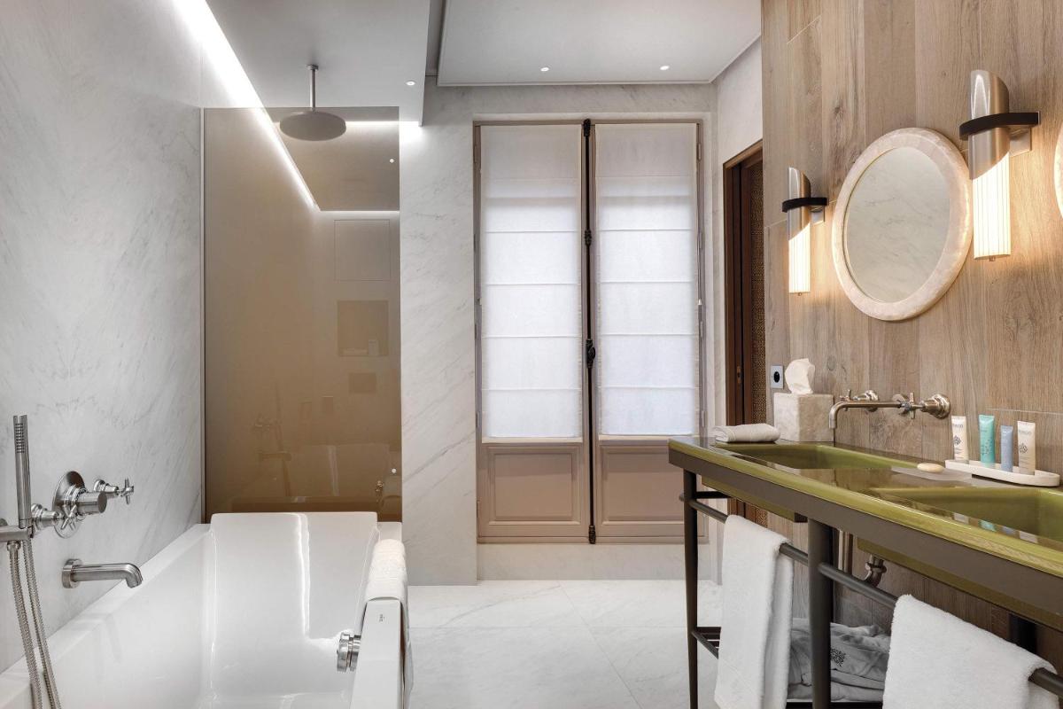 Salle de bains dans l'établissement La Demeure Montaigne